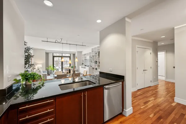 $1,565,000 | 2400 Beacon Street, Unit 102, Boston, MA 02467