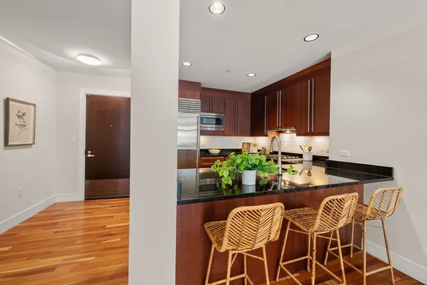 $1,565,000 | 2400 Beacon Street, Unit 102, Boston, MA 02467