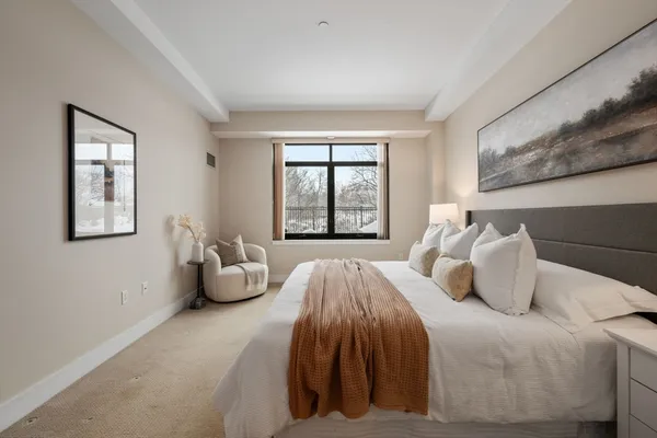 $1,565,000 | 2400 Beacon Street, Unit 102, Boston, MA 02467