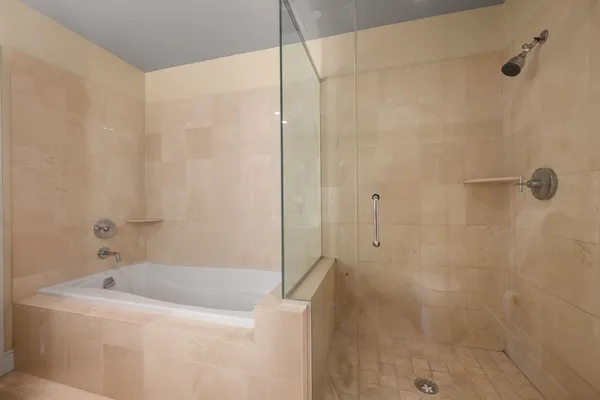 $1,565,000 | 2400 Beacon Street, Unit 102, Boston, MA 02467