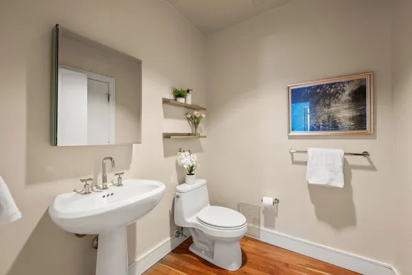 $1,565,000 | 2400 Beacon Street, Unit 102, Boston, MA 02467