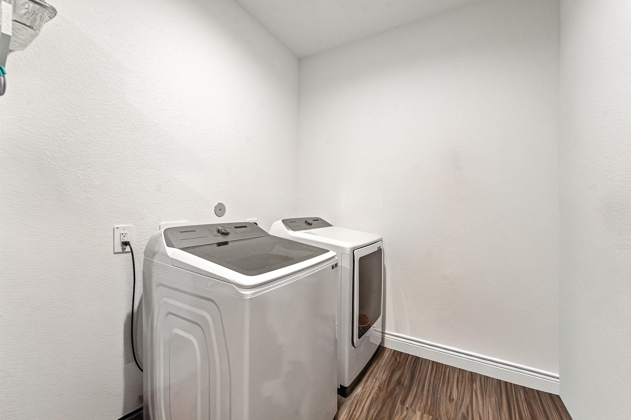 15814 Gibson Grass Court Spring, TX 77379 - Photo 10 of 26 a utility room with dryer and washer