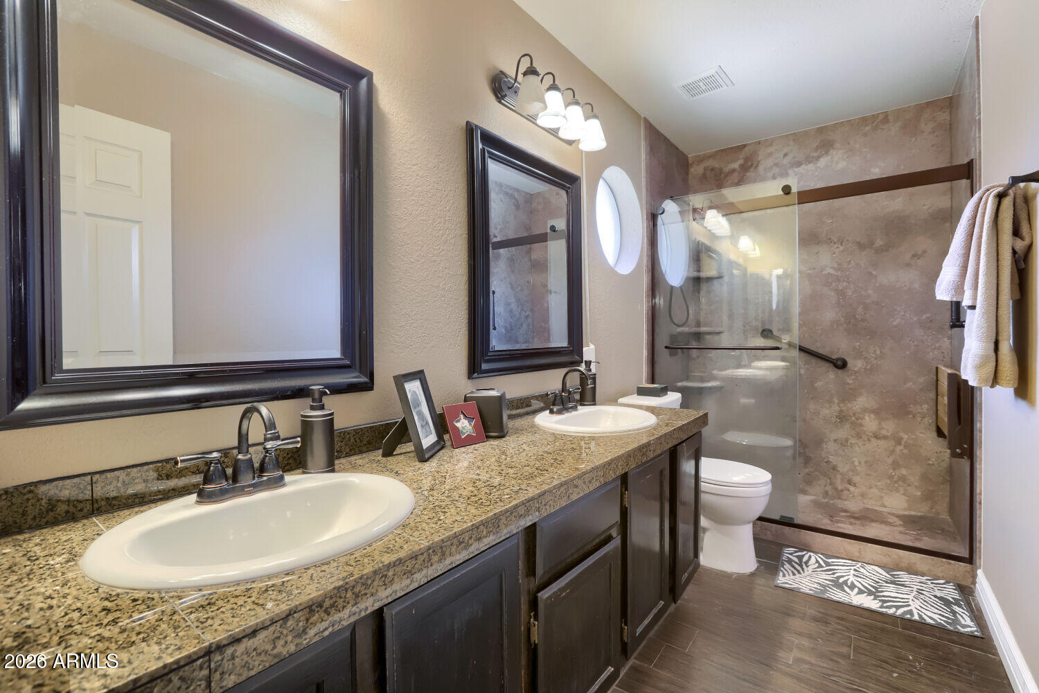 720 East Grandview Road Phoenix, AZ 85022 - Photo 9 of 14 Bathroom 2