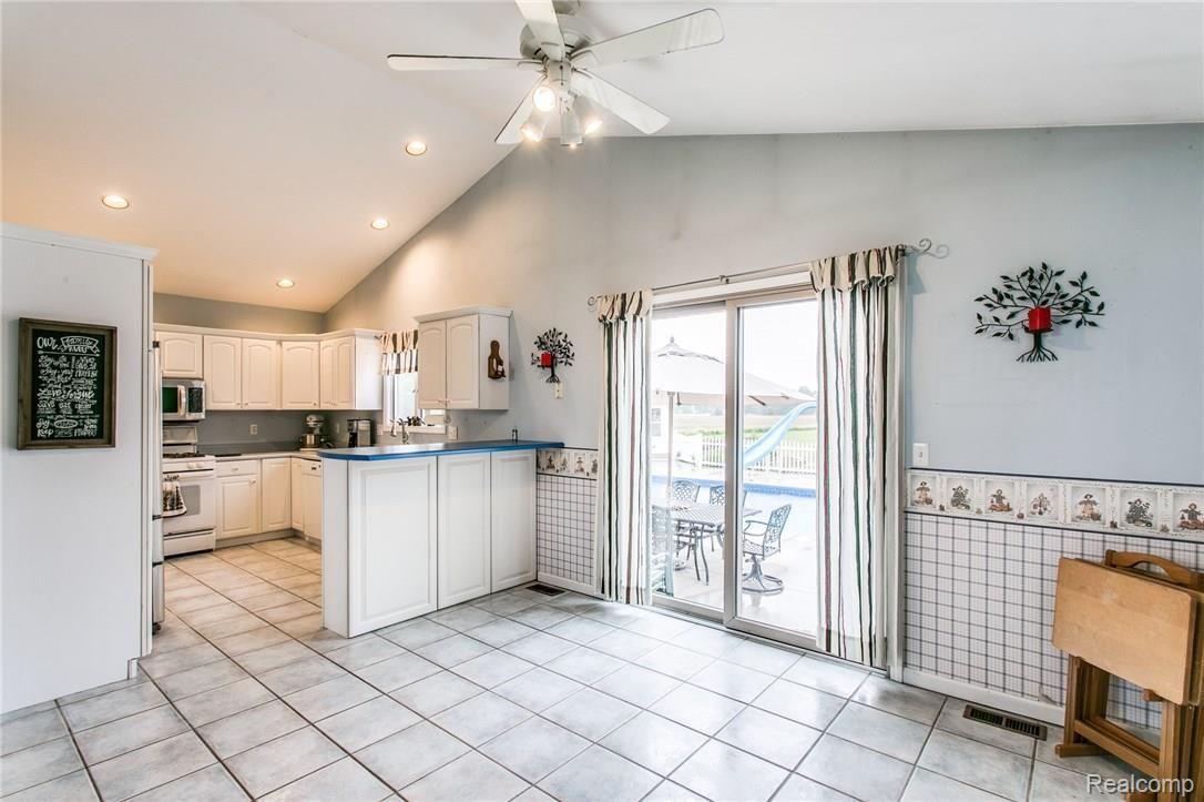 6448 Metcalf Road Jeddo, MI 48032 - Photo 12 of 30 6448 Metcalf-4.JPG