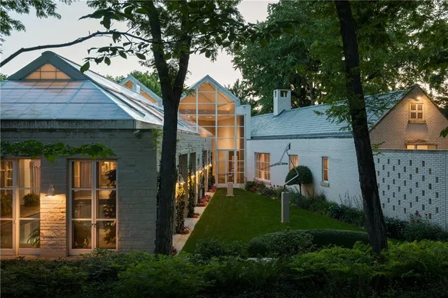 $5,993,000 | 5801 Oakwood Road, Mission Hills, KS 66208