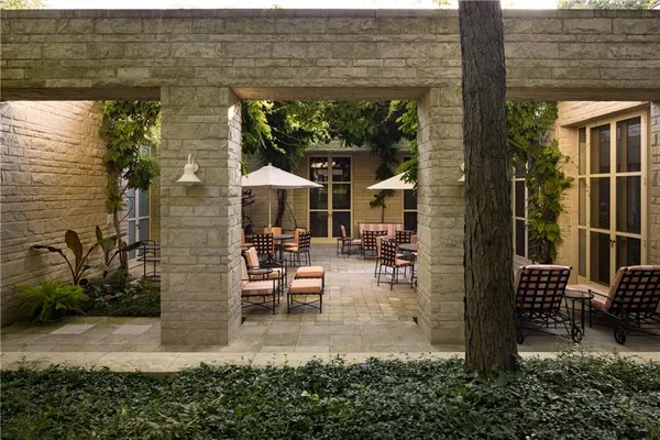 $5,993,000 | 5801 Oakwood Road, Mission Hills, KS 66208