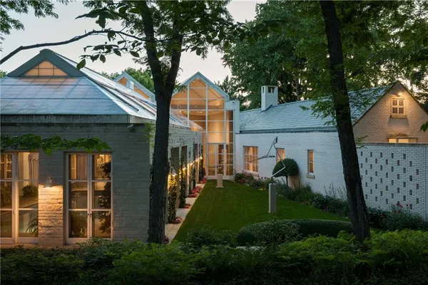 $5,993,000 | 5801 Oakwood Road, Mission Hills, KS 66208