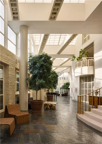 $5,993,000 | 5801 Oakwood Road, Mission Hills, KS 66208