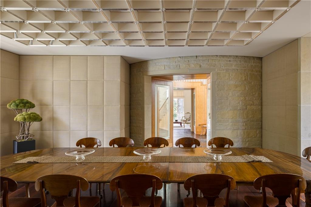 5801 Oakwood Road Mission Hills, KS 66208 - Photo 19 of 33