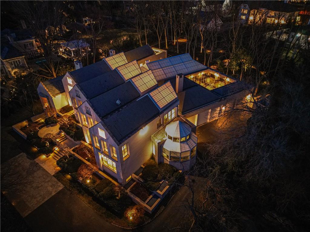 5801 Oakwood Road Mission Hills, KS 66208 - Photo 2 of 40