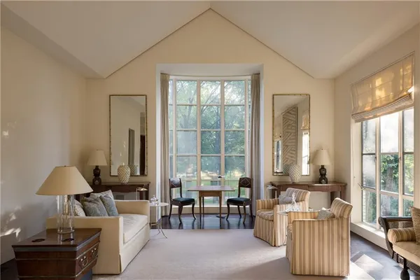 $5,993,000 | 5801 Oakwood Road, Mission Hills, KS 66208