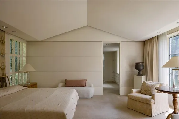 $5,993,000 | 5801 Oakwood Road, Mission Hills, KS 66208