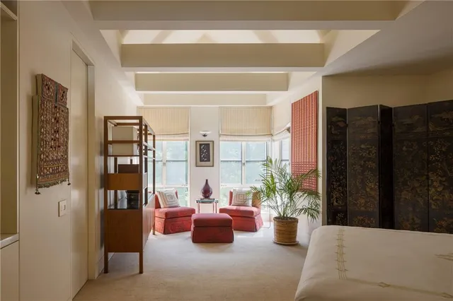 $5,993,000 | 5801 Oakwood Road, Mission Hills, KS 66208