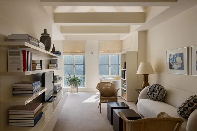 $5,993,000 | 5801 Oakwood Road, Mission Hills, KS 66208