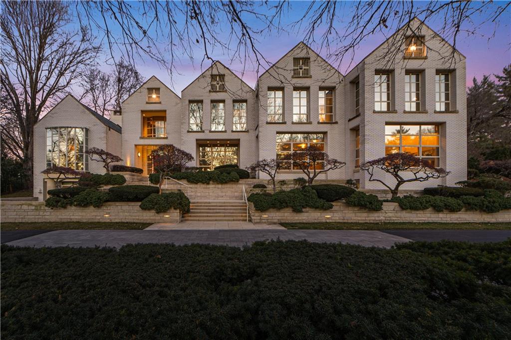 5801 Oakwood Road Mission Hills, KS 66208 - Photo 35 of 40