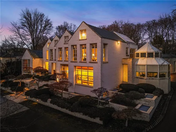 $5,993,000 | 5801 Oakwood Road, Mission Hills, KS 66208