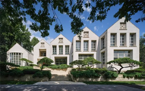 $5,993,000 | 5801 Oakwood Road, Mission Hills, KS 66208