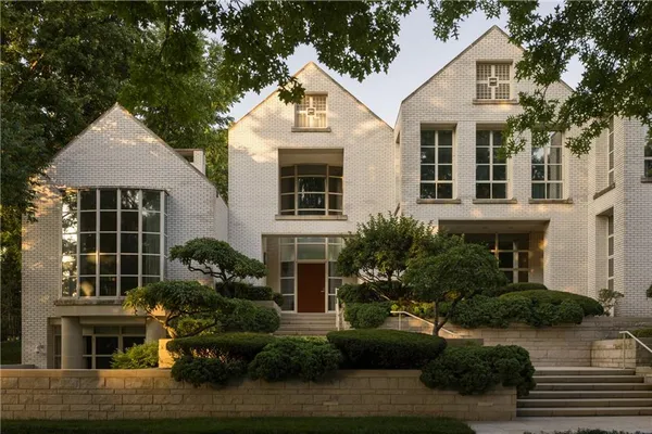 $5,993,000 | 5801 Oakwood Road, Mission Hills, KS 66208