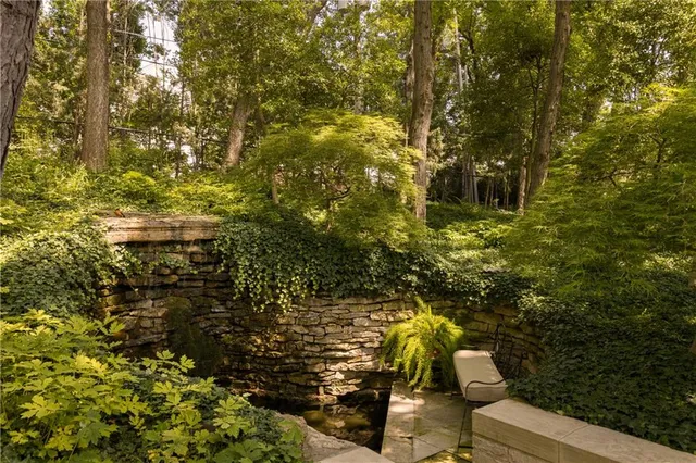 $5,993,000 | 5801 Oakwood Road, Mission Hills, KS 66208