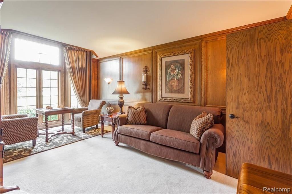 1110 Ridgeway Drive Rochester, MI 48307 - Photo 8 of 44