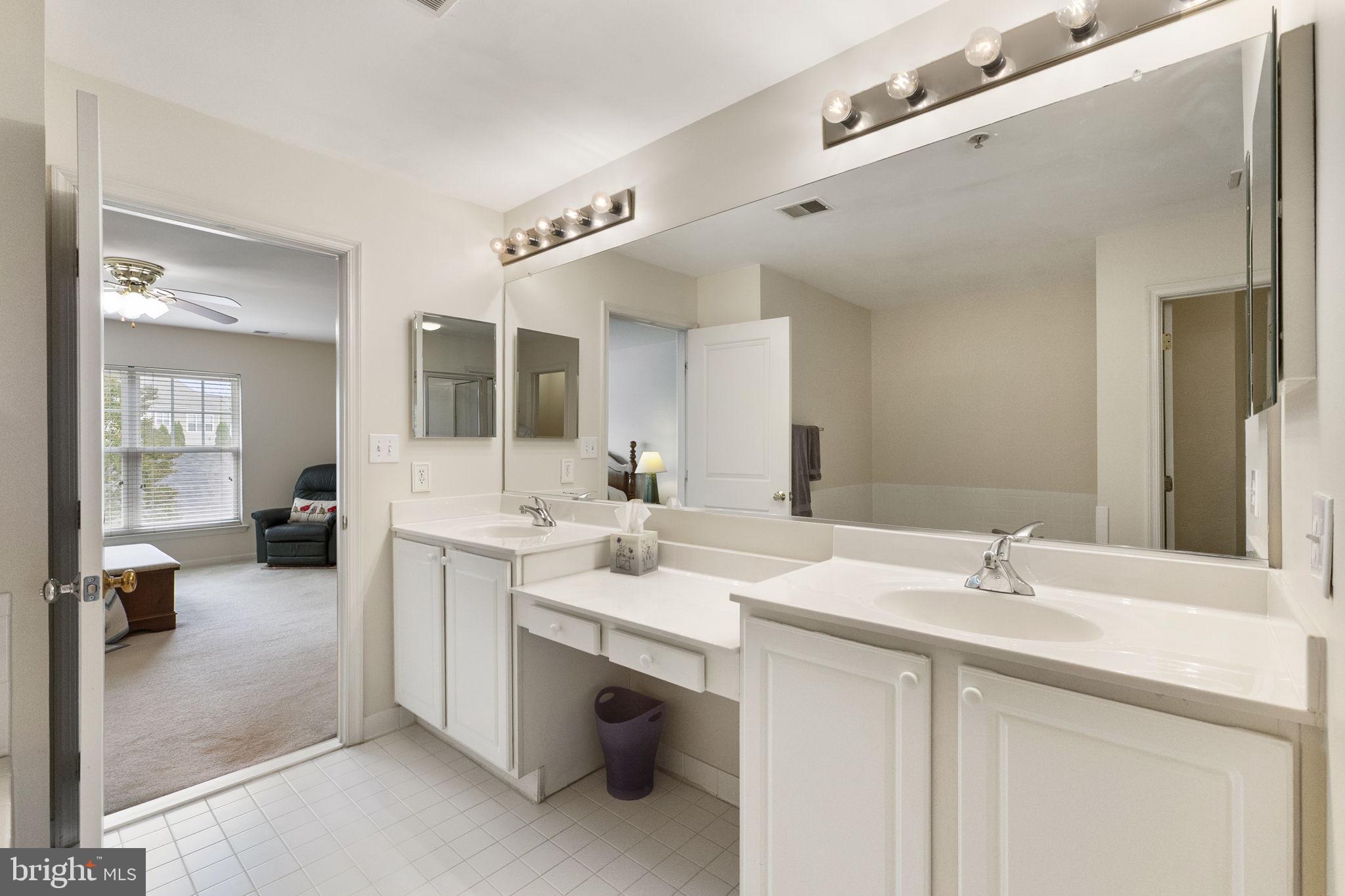 23418 Clarksridge Road Clarksburg, MD 20871 - Photo 17 of 40 Primary bath