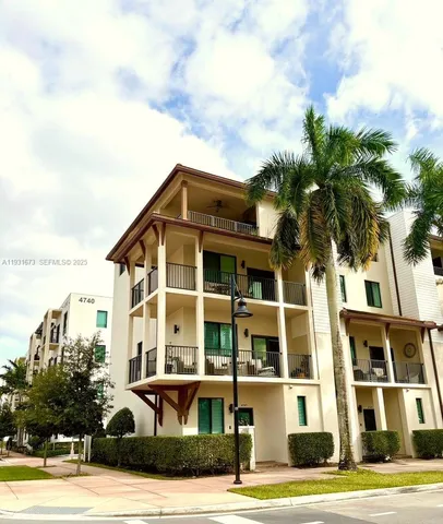 $980,000 | 4749 Northwest 85th Avenue, Doral, FL 33166