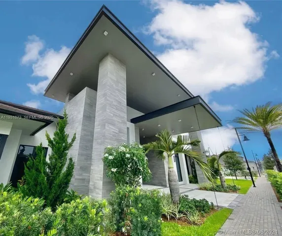 $980,000 | 4749 Northwest 85th Avenue, Doral, FL 33166