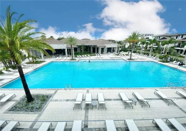 $980,000 | 4749 Northwest 85th Avenue, Doral, FL 33166