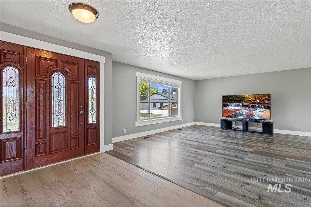 25150 Geri Lane Caldwell, ID 83607 - Photo 6 of 40