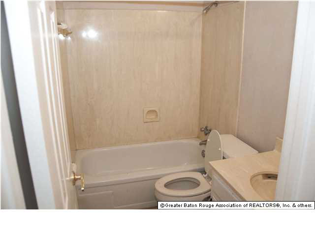 14818 Colonel Allen Court Baton Rouge, LA 70816 - Photo 8 of 16 Gallery Image 8