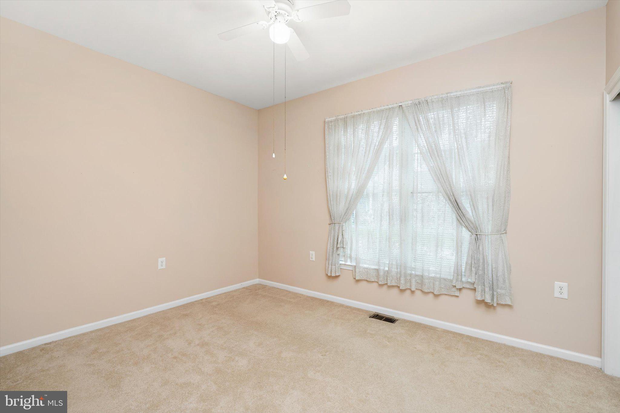 58 Goldfinch Drive Hamilton, NJ 08690 - Photo 17 of 35