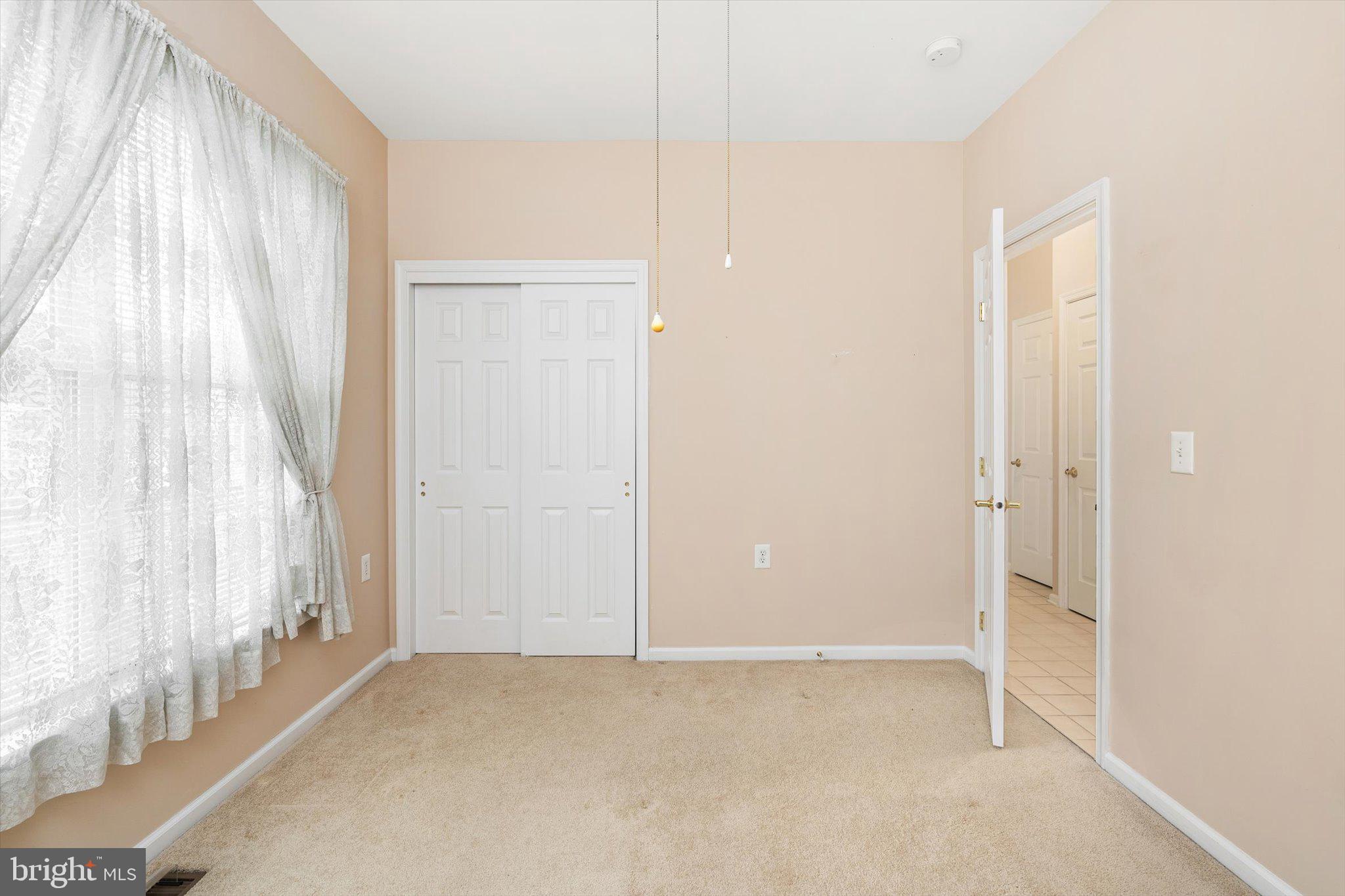 58 Goldfinch Drive Hamilton, NJ 08690 - Photo 18 of 35