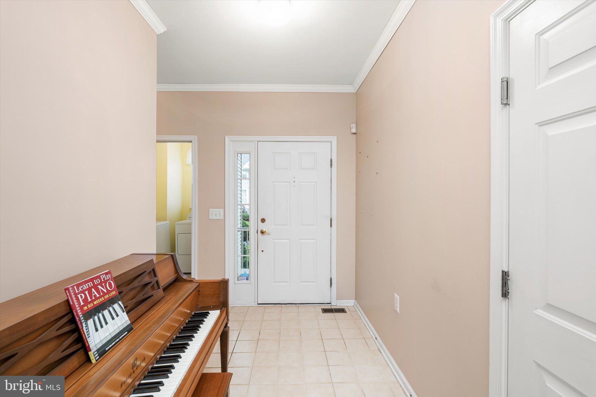 58 Goldfinch Drive Hamilton, NJ 08690 - Photo 4 of 35