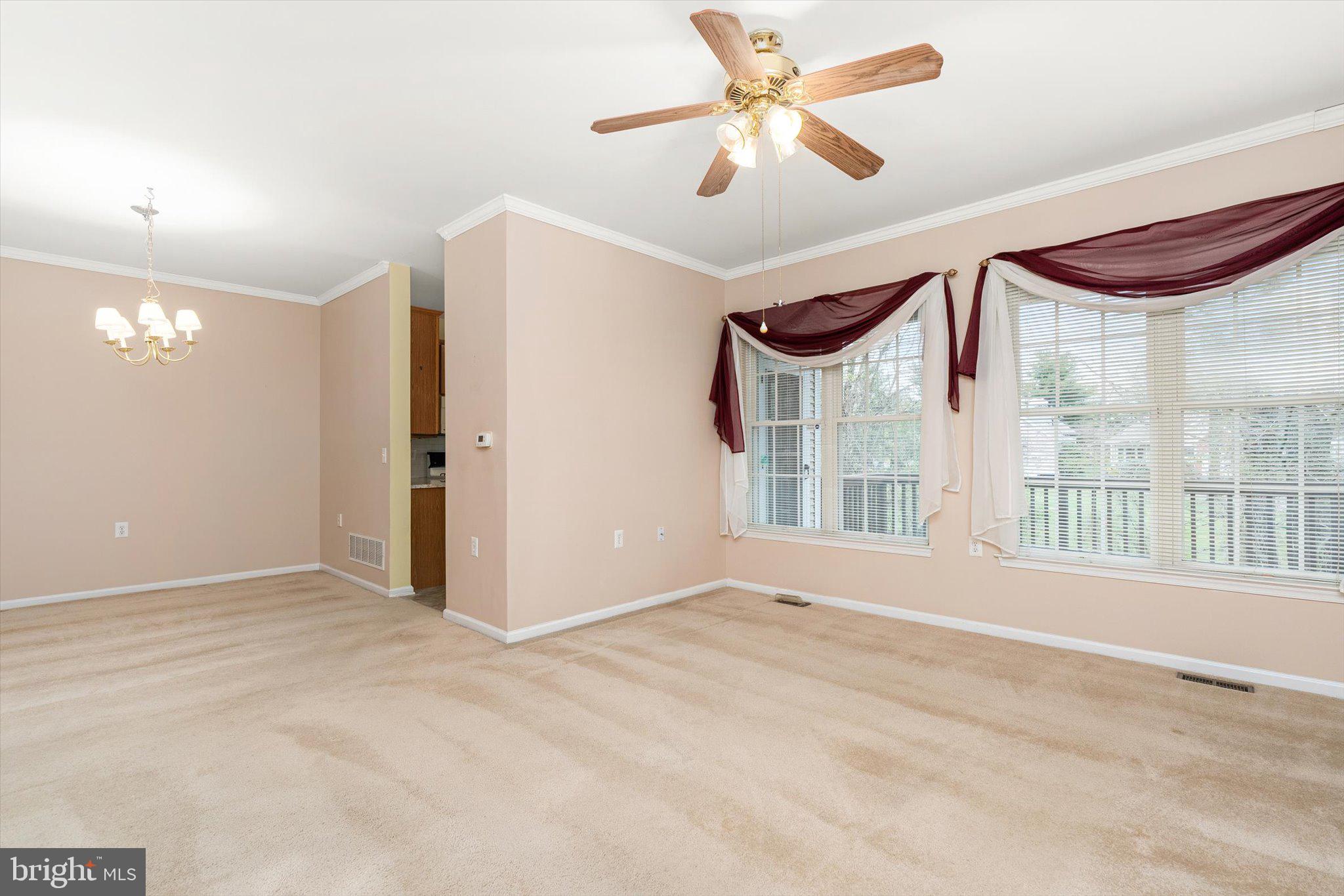 58 Goldfinch Drive Hamilton, NJ 08690 - Photo 7 of 35