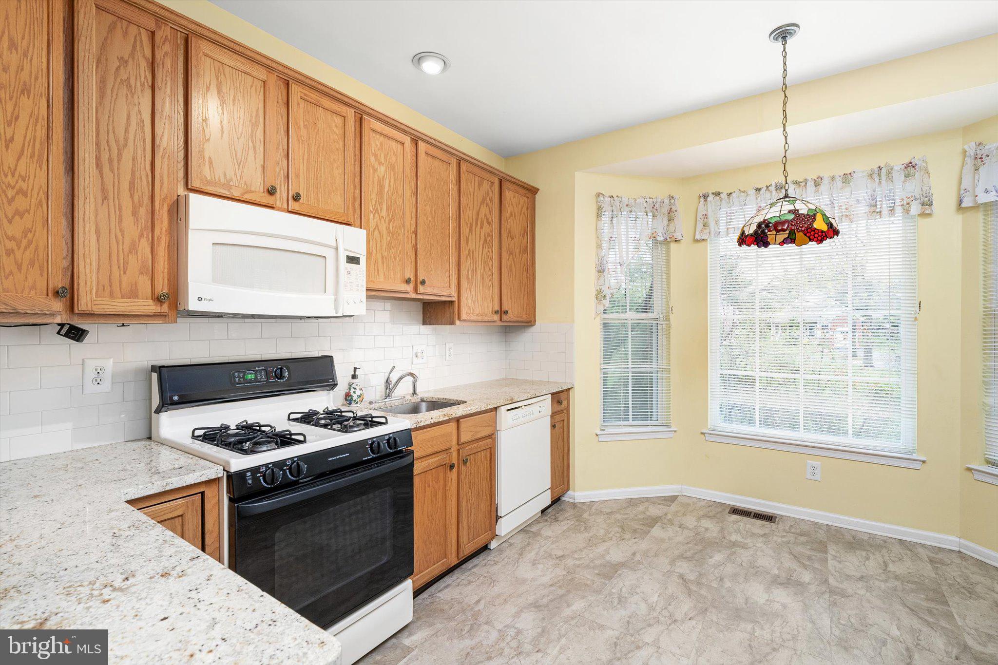 58 Goldfinch Drive Hamilton, NJ 08690 - Photo 10 of 35