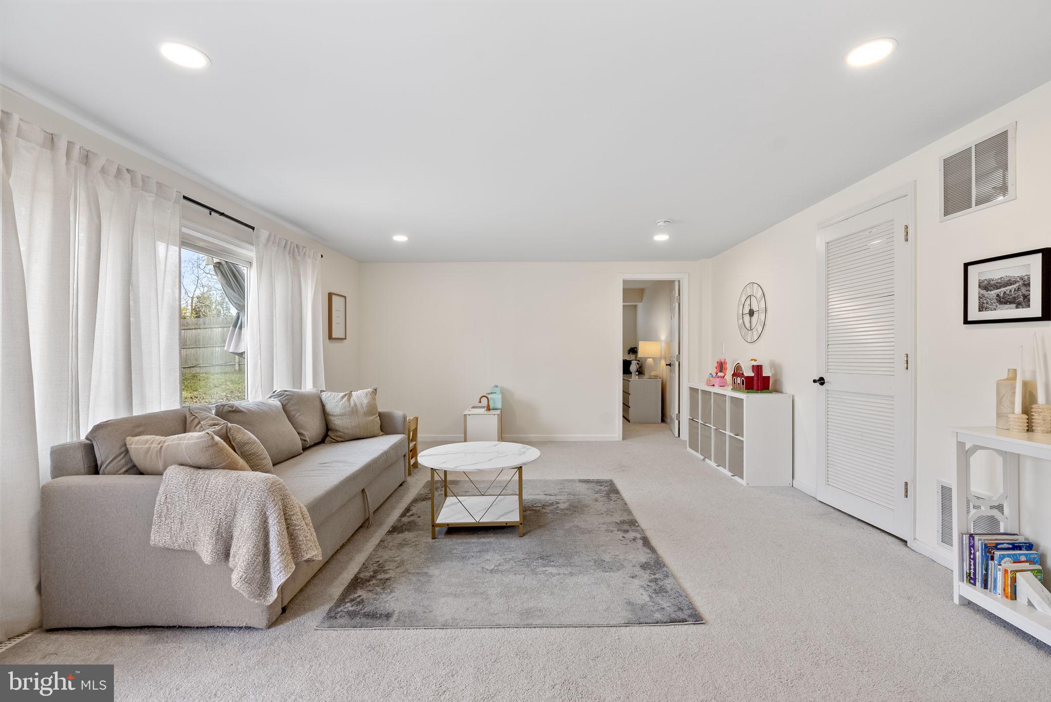 1502 Randy Lane Cherry Hill, NJ 08003 - Photo 18 of 39 Gallery Image 18
