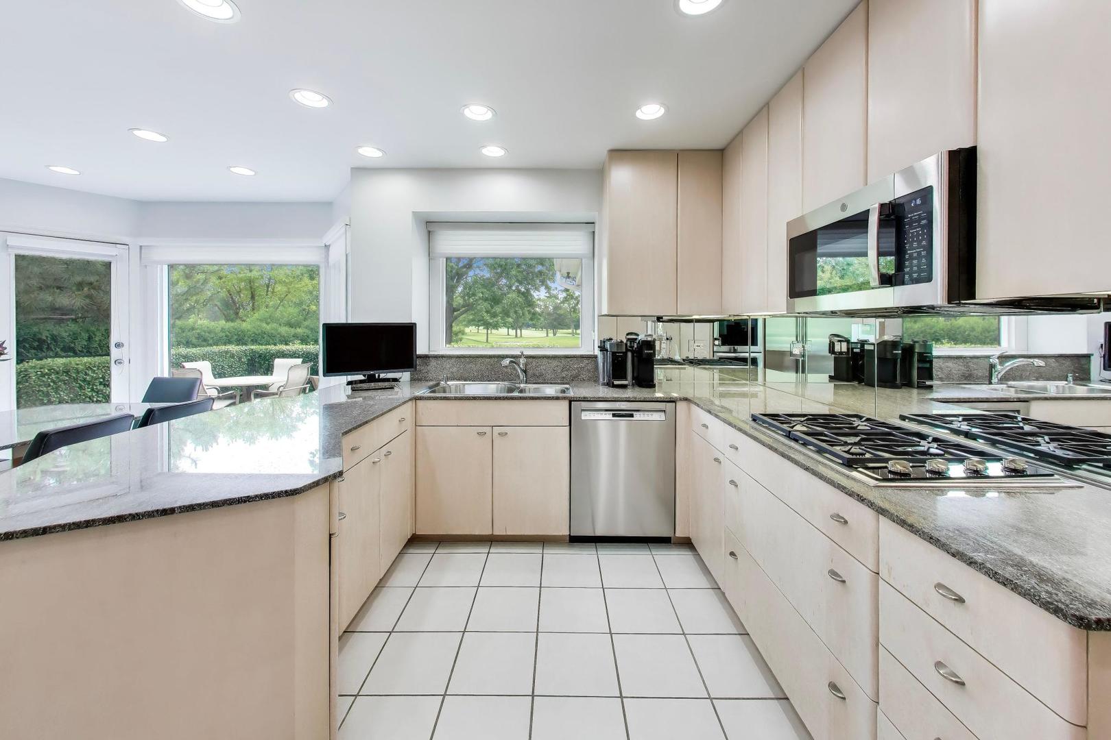 3627 Pebble Beach Road Northbrook, IL 60062 - Photo 7 of 37
