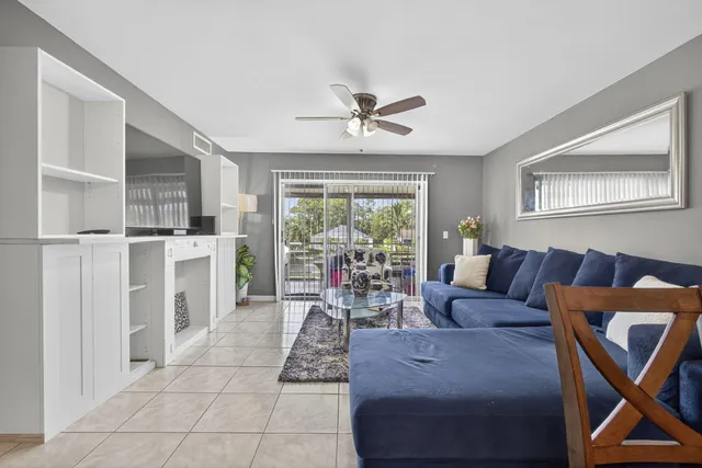 $1,800 | 12001 Poinciana Boulevard, Unit 204, Royal Palm Beach, FL 33411