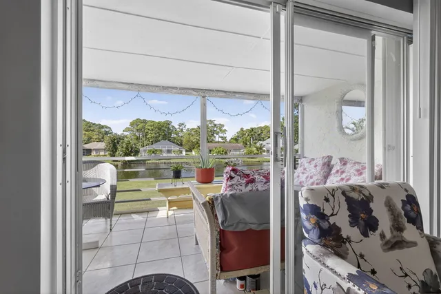 $1,800 | 12001 Poinciana Boulevard, Unit 204, Royal Palm Beach, FL 33411