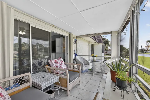 $1,800 | 12001 Poinciana Boulevard, Unit 204, Royal Palm Beach, FL 33411