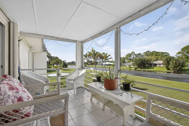 $1,800 | 12001 Poinciana Boulevard, Unit 204, Royal Palm Beach, FL 33411