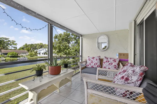 $1,800 | 12001 Poinciana Boulevard, Unit 204, Royal Palm Beach, FL 33411