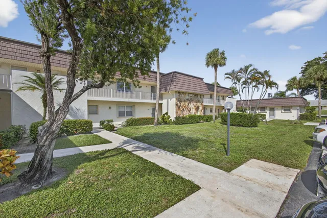 $1,800 | 12001 Poinciana Boulevard, Unit 204, Royal Palm Beach, FL 33411