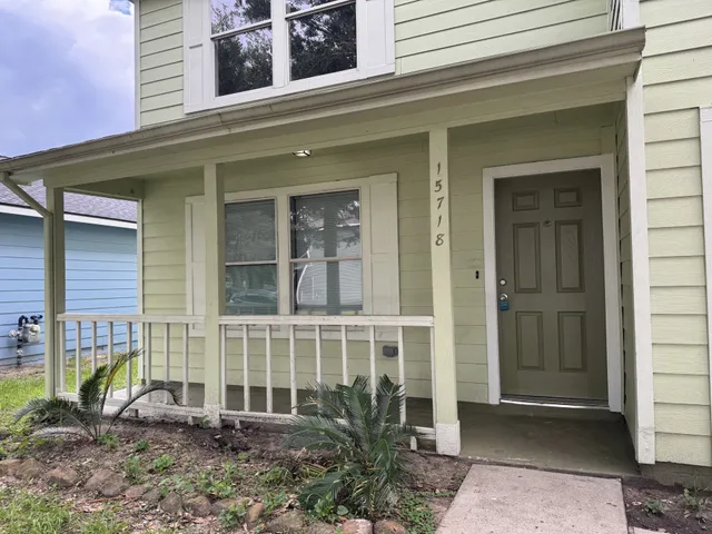 a view of front of a house