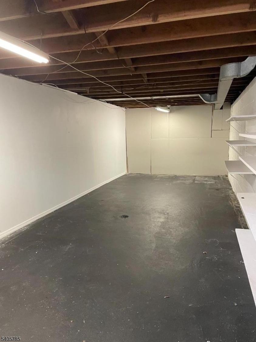 31 Kingston Road Parsippany, NJ 07054 - Photo 12 of 15 a view of empty room