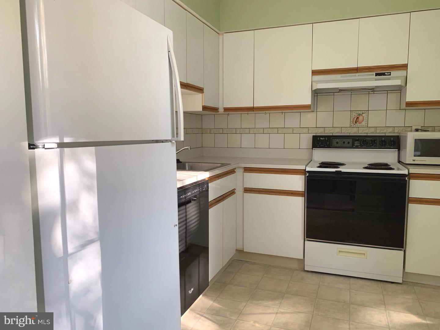 104 Woodside Road, Unit B205 Haverford, PA 19041 - Photo 5 of 24