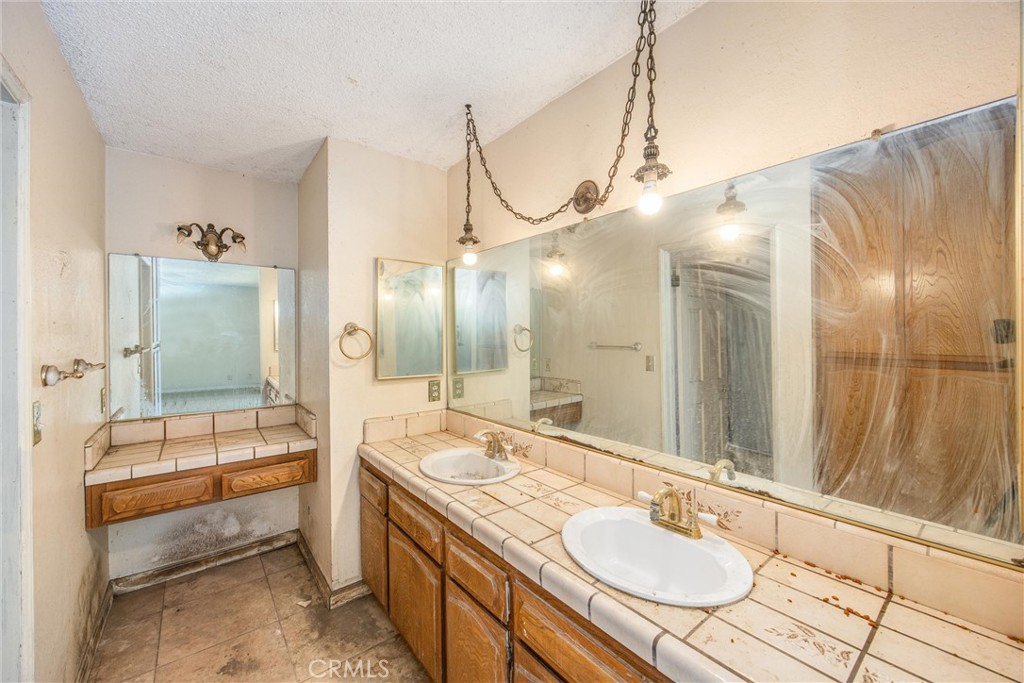 9099 Cajalco Road Corona, CA 92881 - Photo 35 of 70