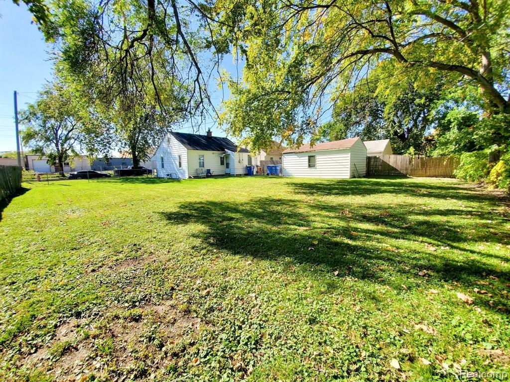 6767 Rivard Avenue Warren, MI 48091 - Photo 7 of 18