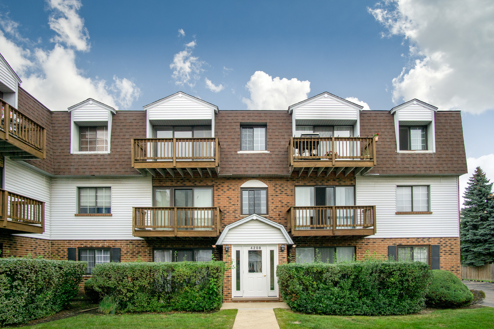 4208 Central Road, Unit 4E Glenview, IL 60025 - Photo 1 of 14
