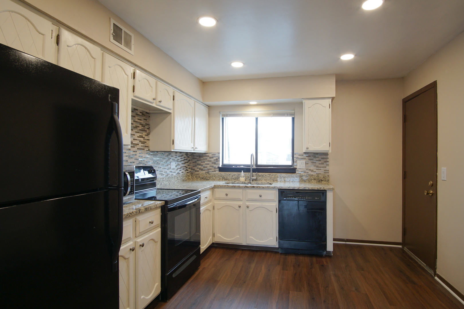 4208 Central Road, Unit 4E Glenview, IL 60025 - Photo 4 of 14